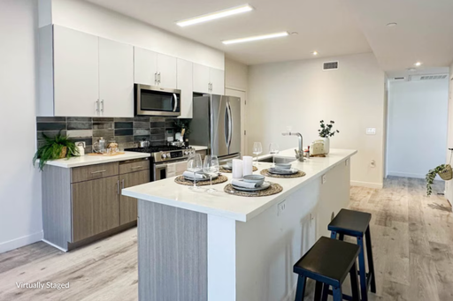 Fall Savings - 1 Month FREE + 6 Months FREE Parking on Select 2-Bedroom Apartments! – photo 1