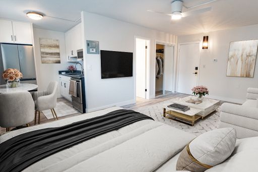 Fall Savings - $500 OFF Move-In on Select Studio Apartments! – photo 1