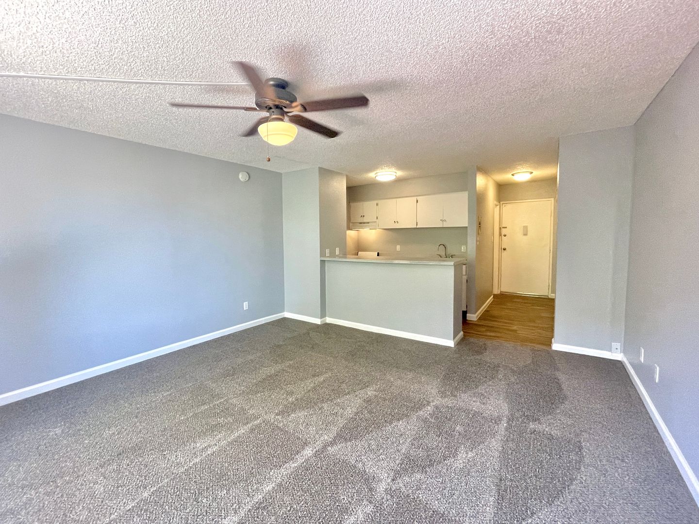 Las Vegas Apartment: Cambridge Vista