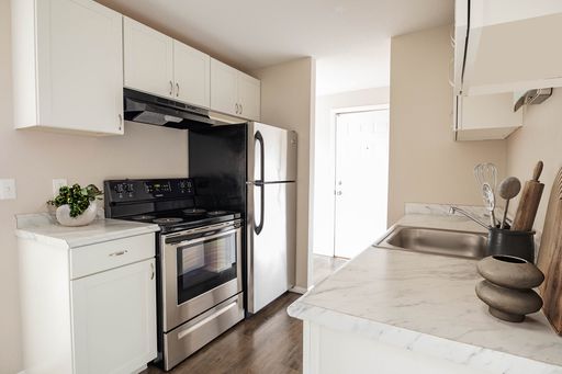 Fall Savings - Select 1-Bedroom Apartments Starting at $1,315.25/mo! – photo 1