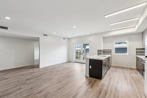 Fall Savings - 1 Month FREE + 6 Months FREE Parking on Select 2-Bedroom Apartments! – photo 1