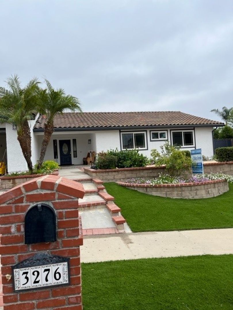 Simi Valley House: 3276 Valarie Avenue
