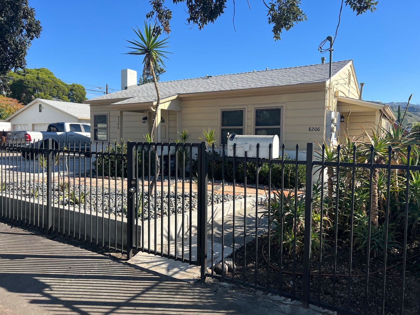 Sun Valley Apartment: 8206  Wheatland Ave