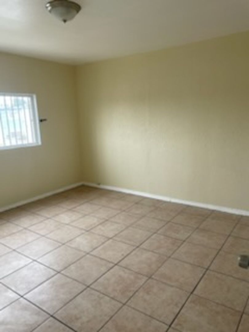 Los Angeles Apartment: 1320 E. 75th Street