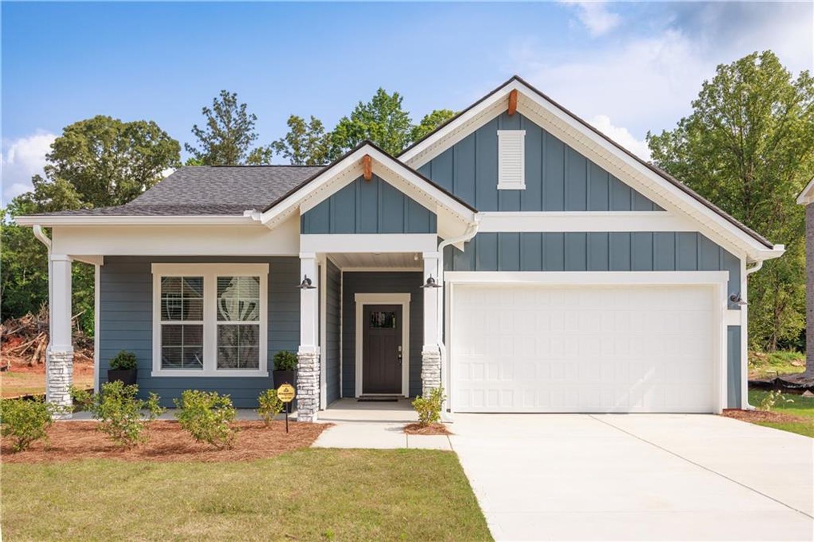 Auburn House: 1323 Crescent Blvd