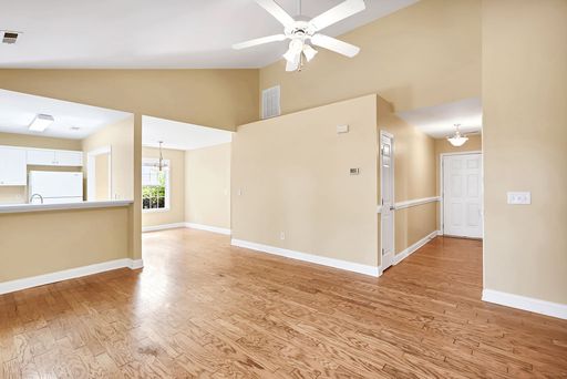 Listing photo thumbnail
