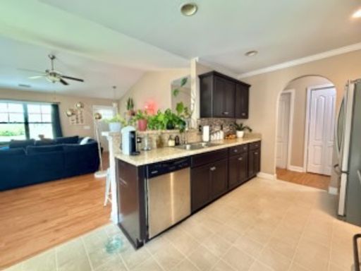 Listing photo thumbnail