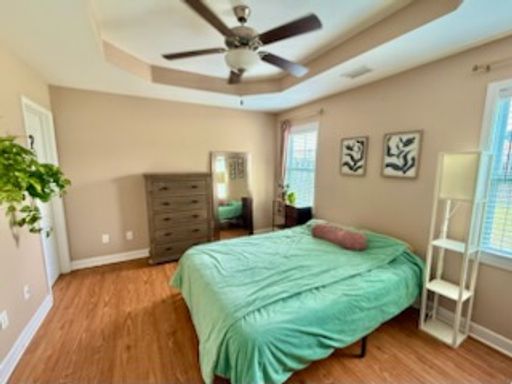 Listing photo thumbnail