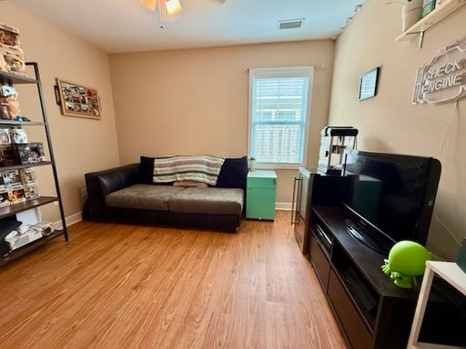 Listing photo thumbnail