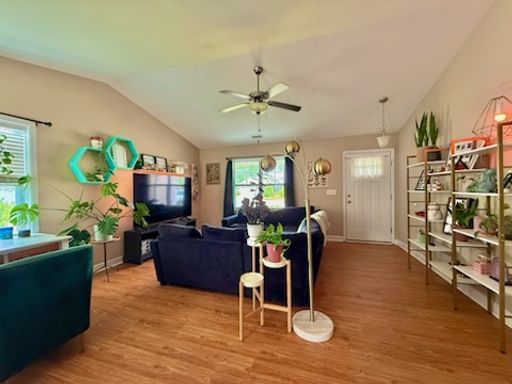 Listing photo thumbnail