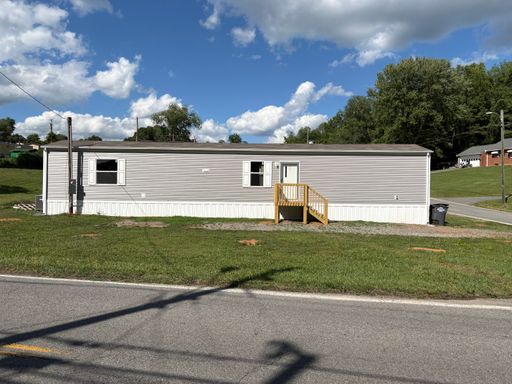 New 3 bedroom, 2 bath mobile home – photo 1