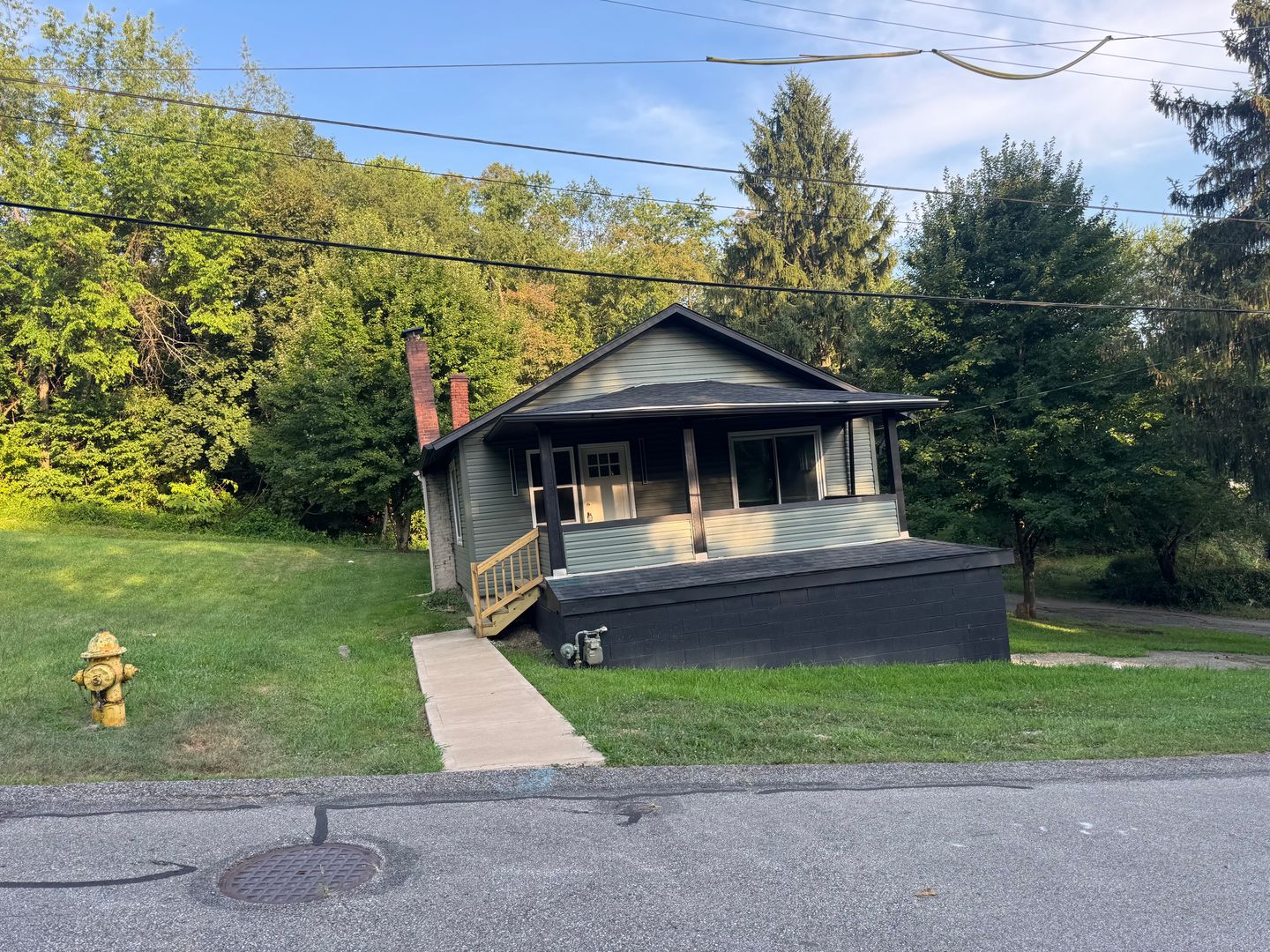 Monroeville House: 2637 Woodlawn Drive