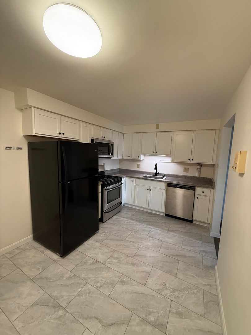 Brackenridge Apartment: 802 Horner Street