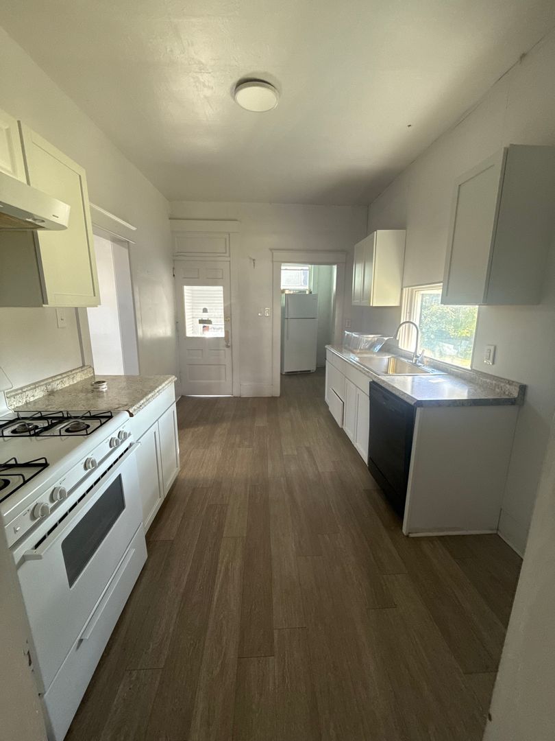 Pitcairn House: 321 2nd Street