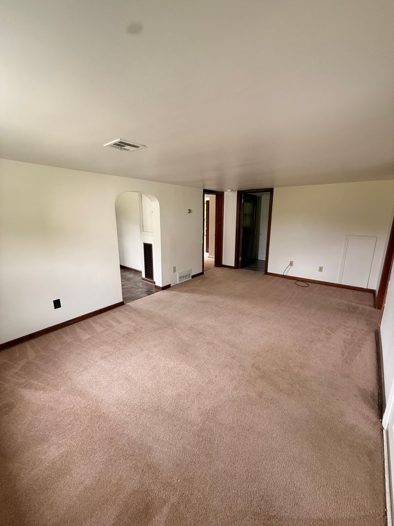 Tarentum Apartment: 4955 Bull Creek Road