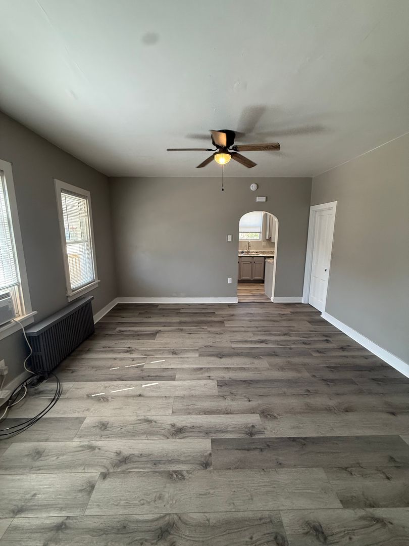 Tarentum Apartment: 519 Roup Street