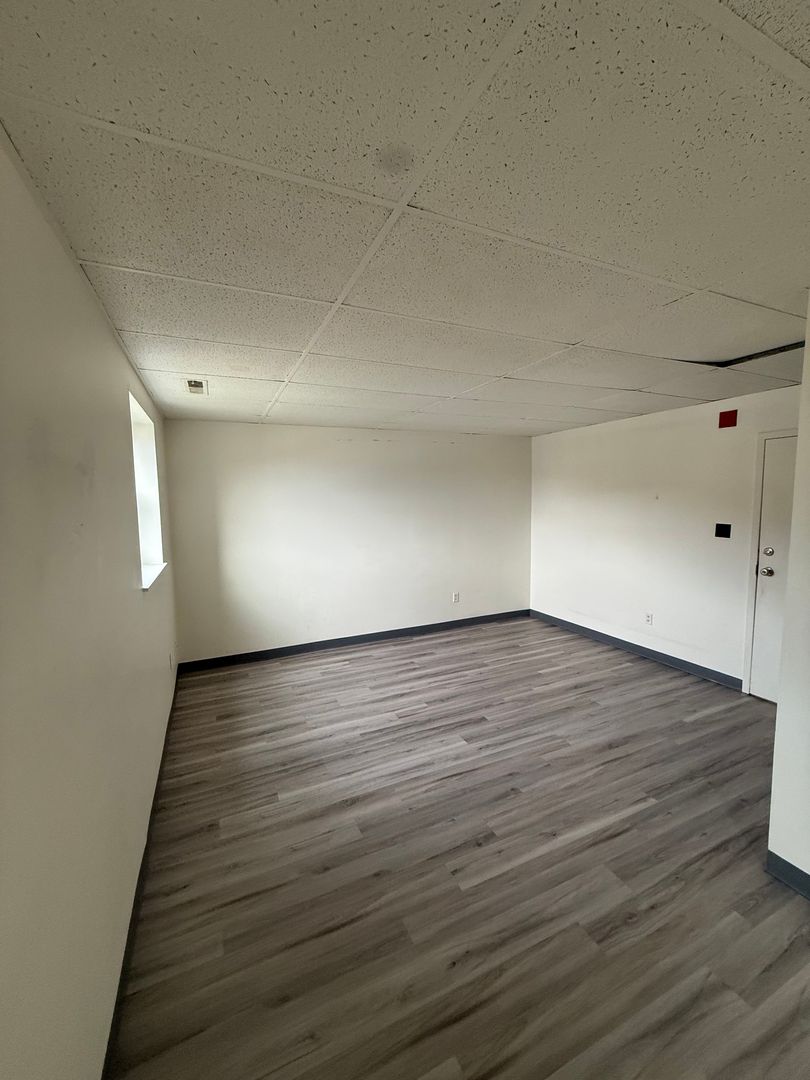 Tarentum Apartment: 236 West 6th Avenue