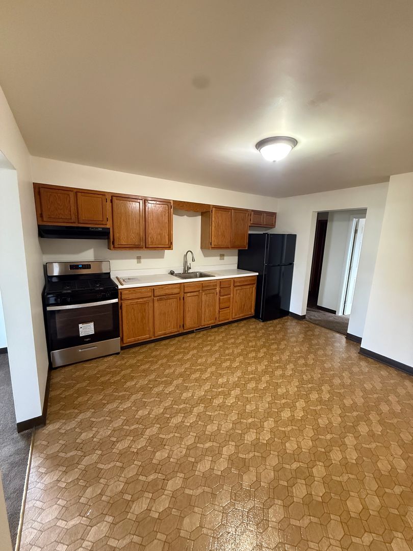 Tarentum Apartment: 702 East 9th Avenue