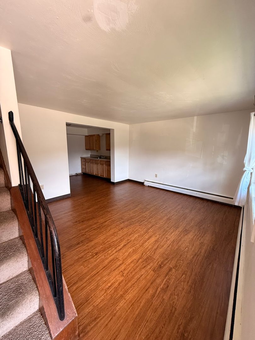 Tarentum House: 459 East 7th Avenue