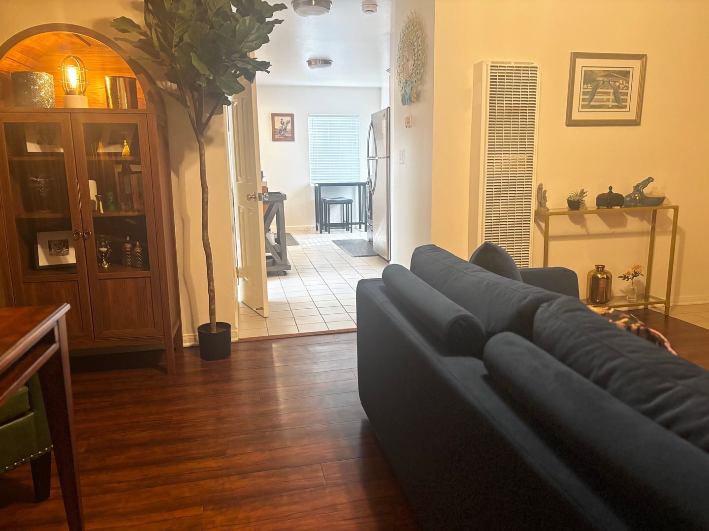 Glendale Apartment: 449 West Garfield Avenue