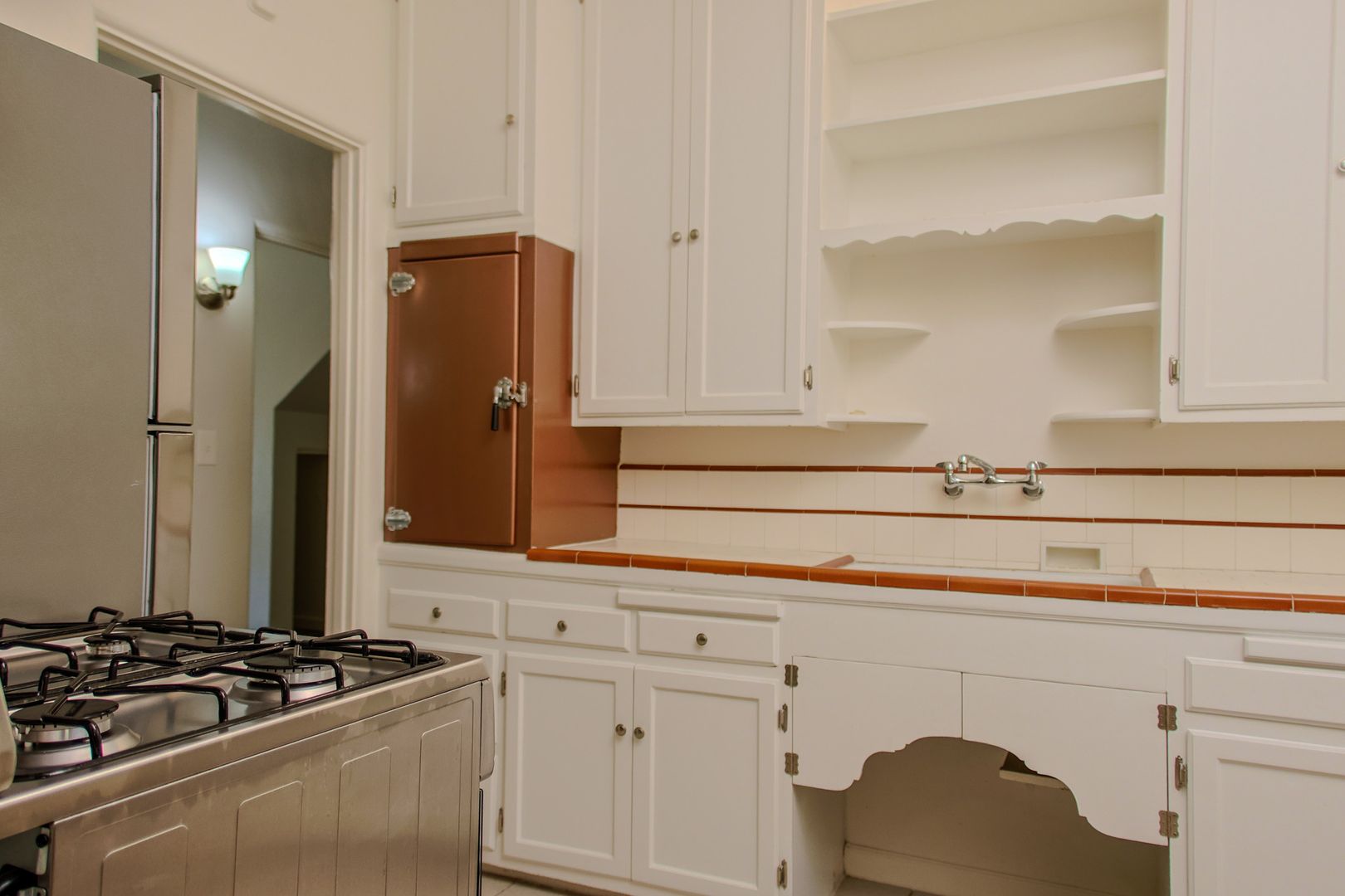 Glendale Apartment: 208 N Louise Street