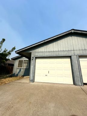 1328/1330 SW 17th St - 17-1328, Redmond, OR 97756