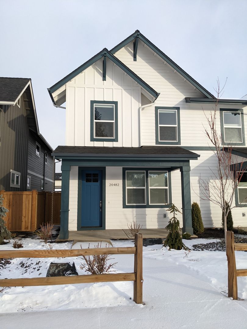 Bend House: 20482 Murphy Rd.