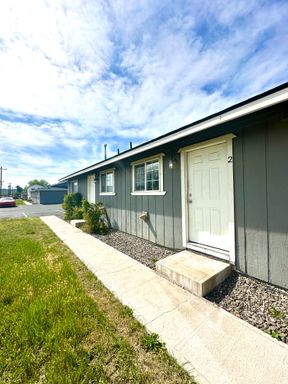 525 NW 9th St - 2, Prineville, OR 97754