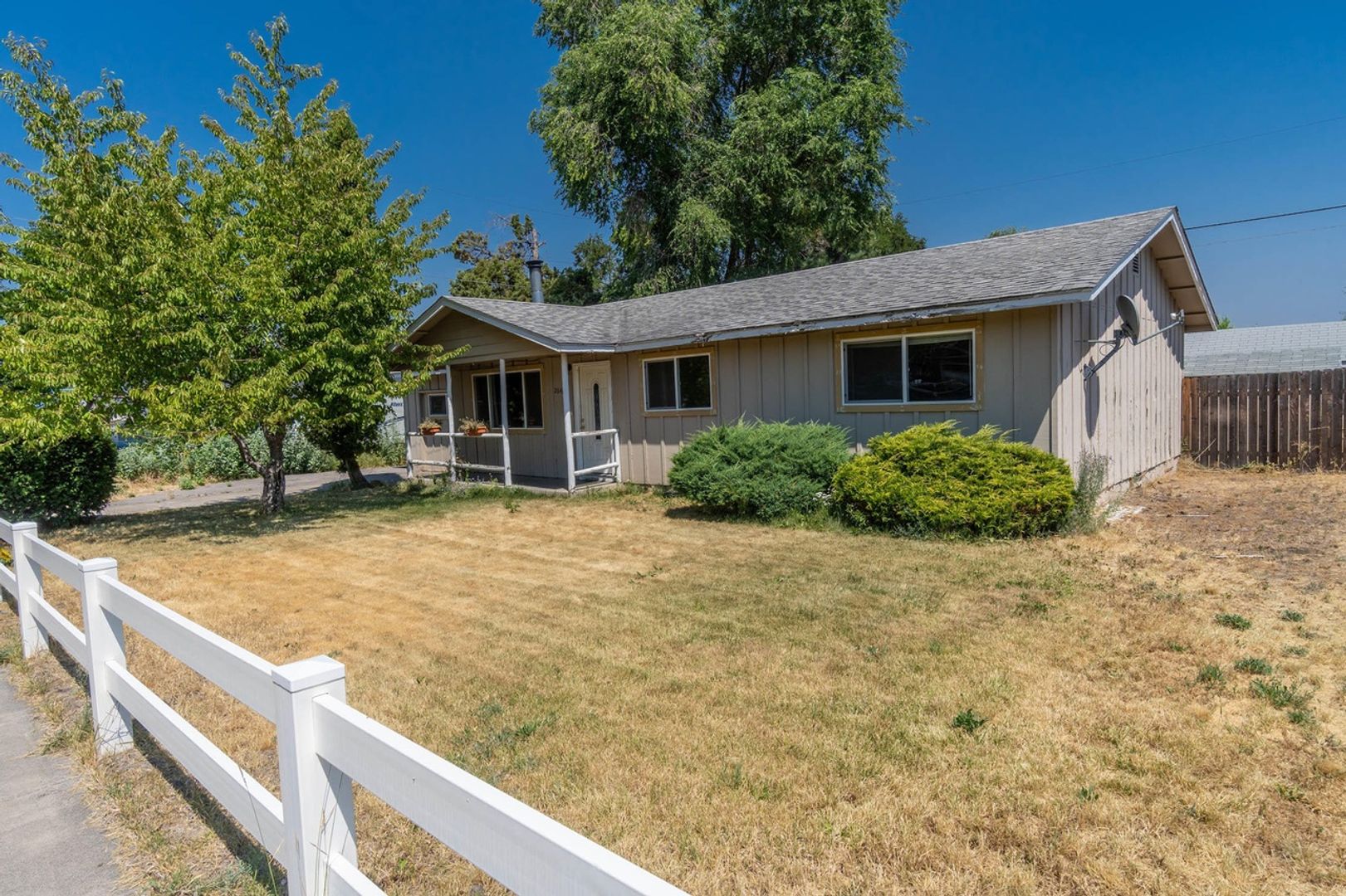 Bend House: 2640 NE Harvey