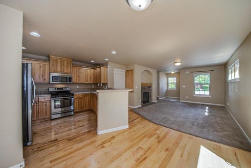 Listing photo thumbnail