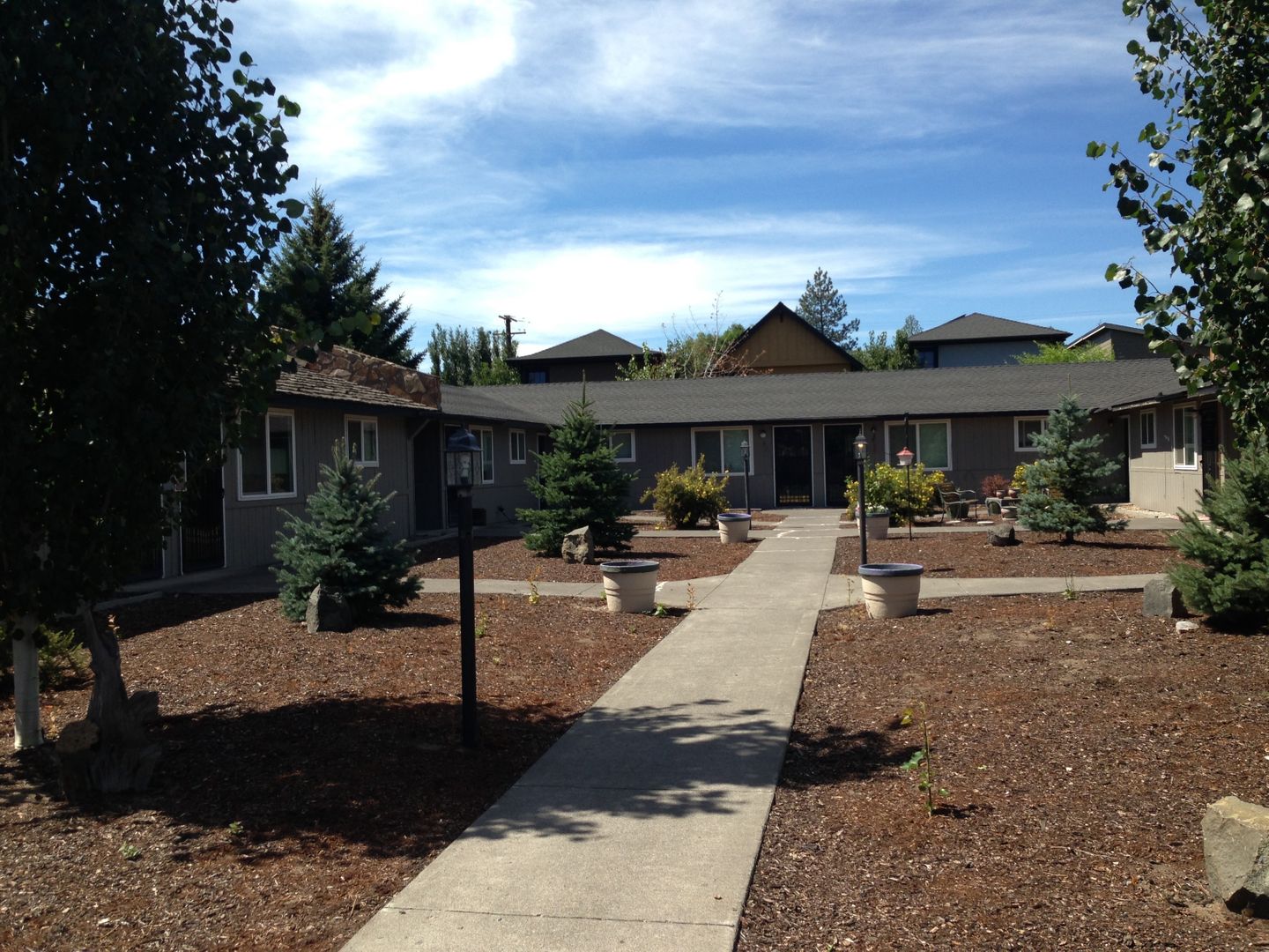 Bend Apartment: 1727 NW Wall St.