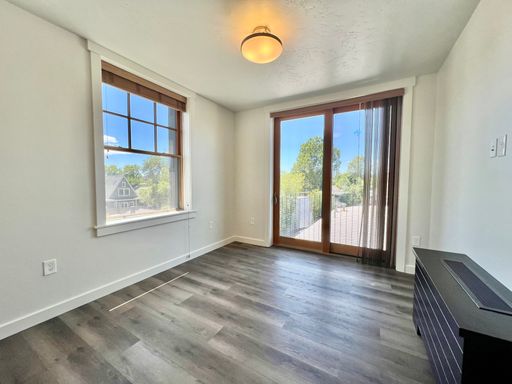 Listing photo thumbnail