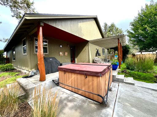 Listing photo thumbnail