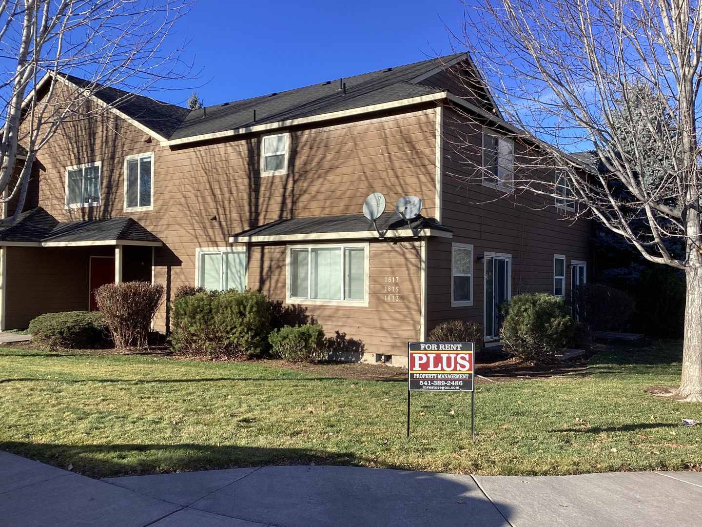 Redmond Apartment: 1813 SW Reindeer Ave.