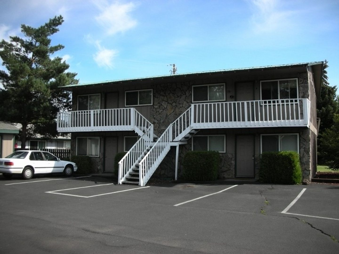 Bend Apartment: 330 SE 15th St.