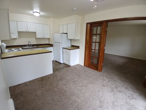 Listing photo thumbnail