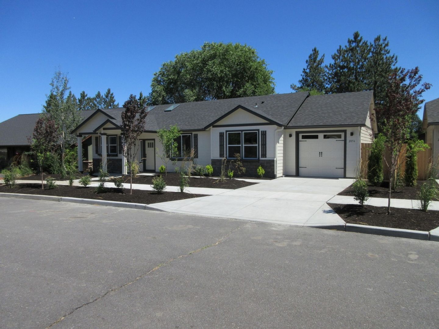 Bend House: 2856 NE Huettl Lane