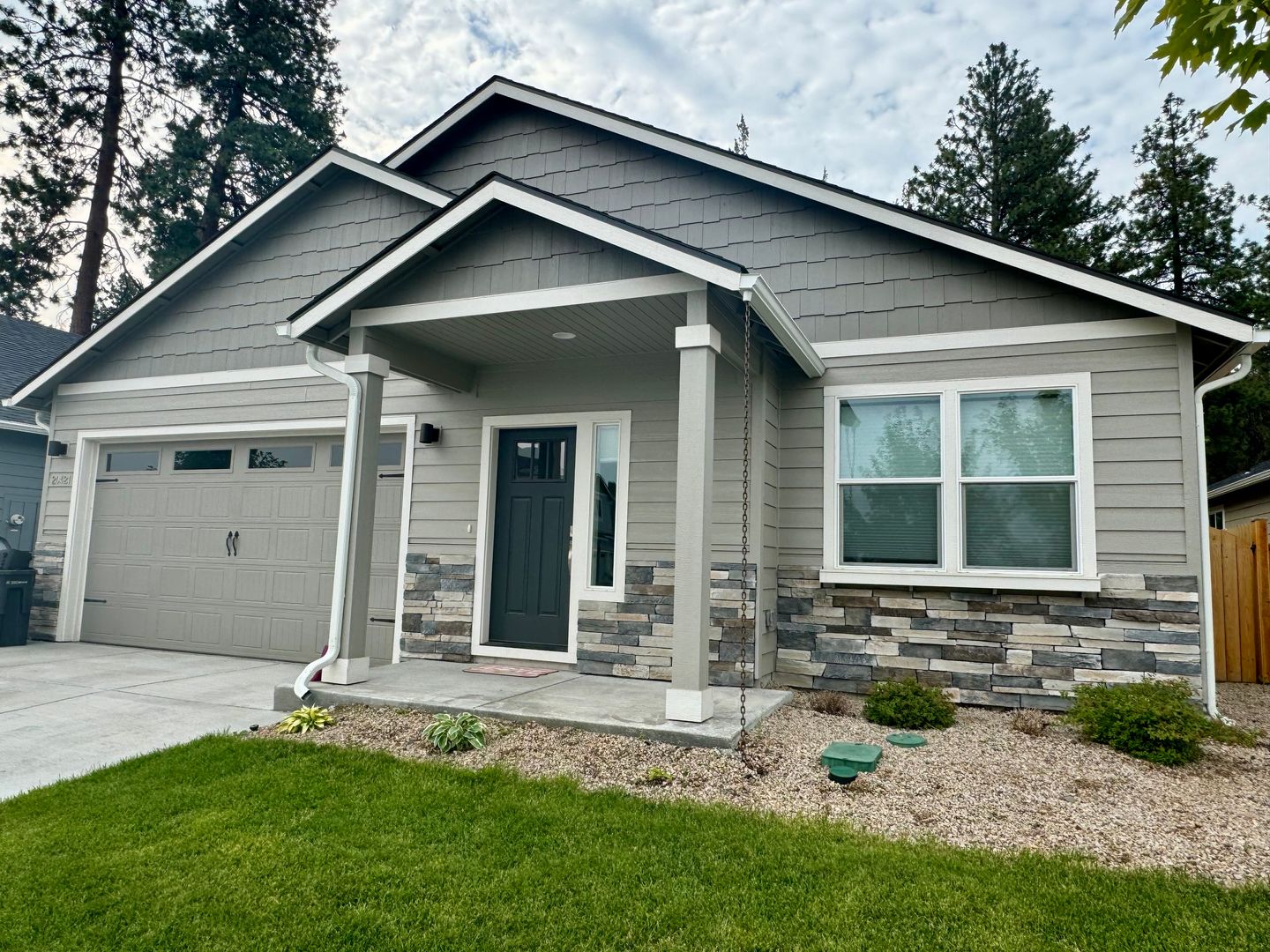 Bend House: 20421 SE Senden