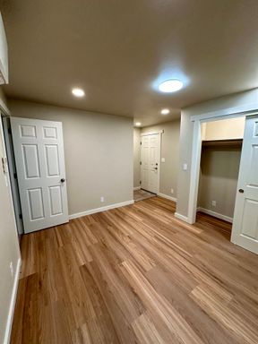 Listing photo thumbnail