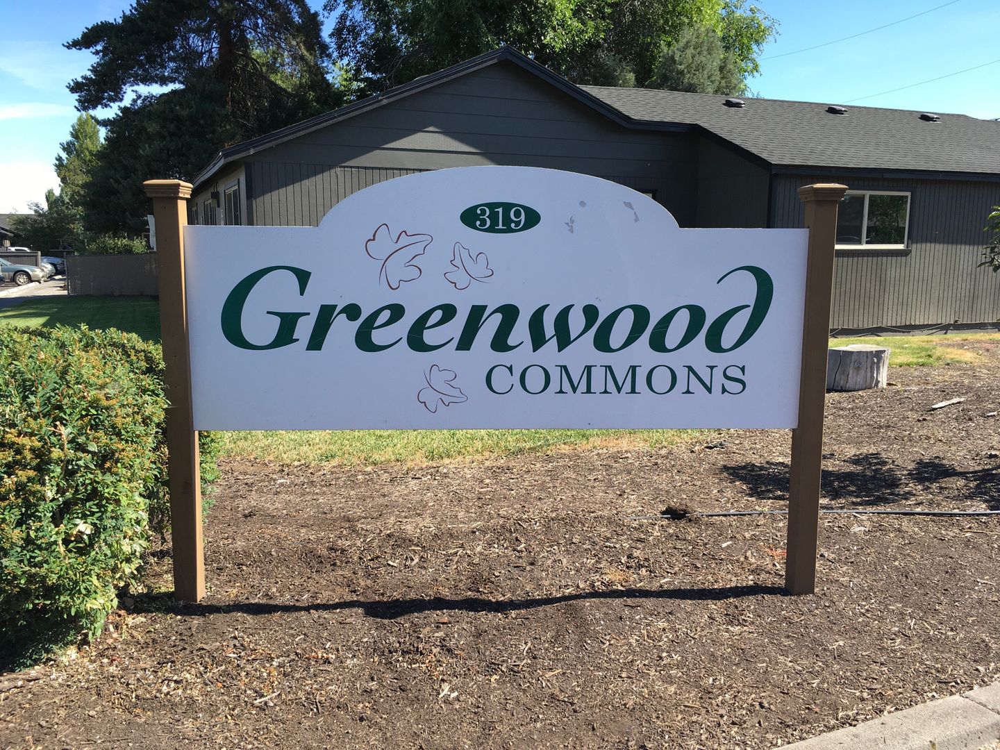 Redmond Apartment: 319 NW Greenwood Avenue