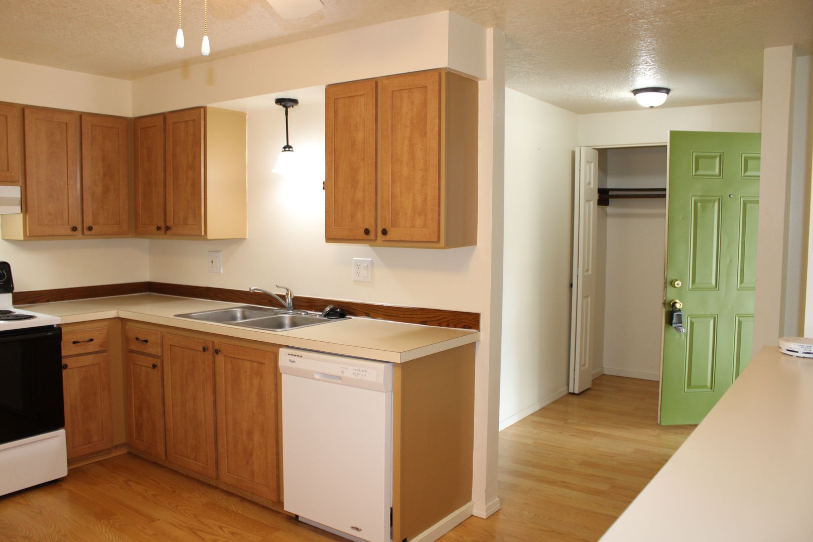 Bend Apartment: 1580 NW Newport