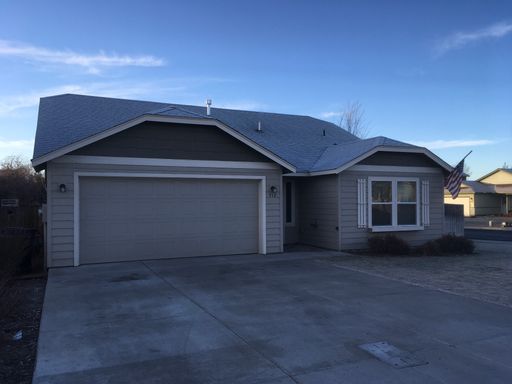 712 NE Redwood, Redmond, OR 97756