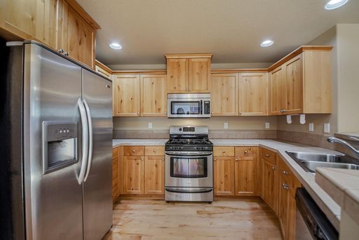 Listing photo thumbnail