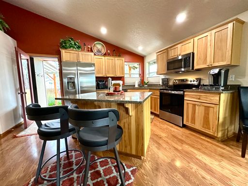 Listing photo thumbnail