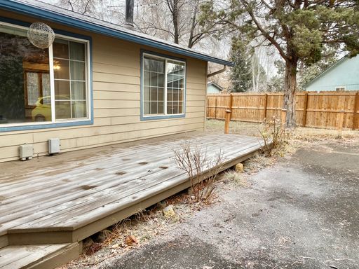 Listing photo thumbnail