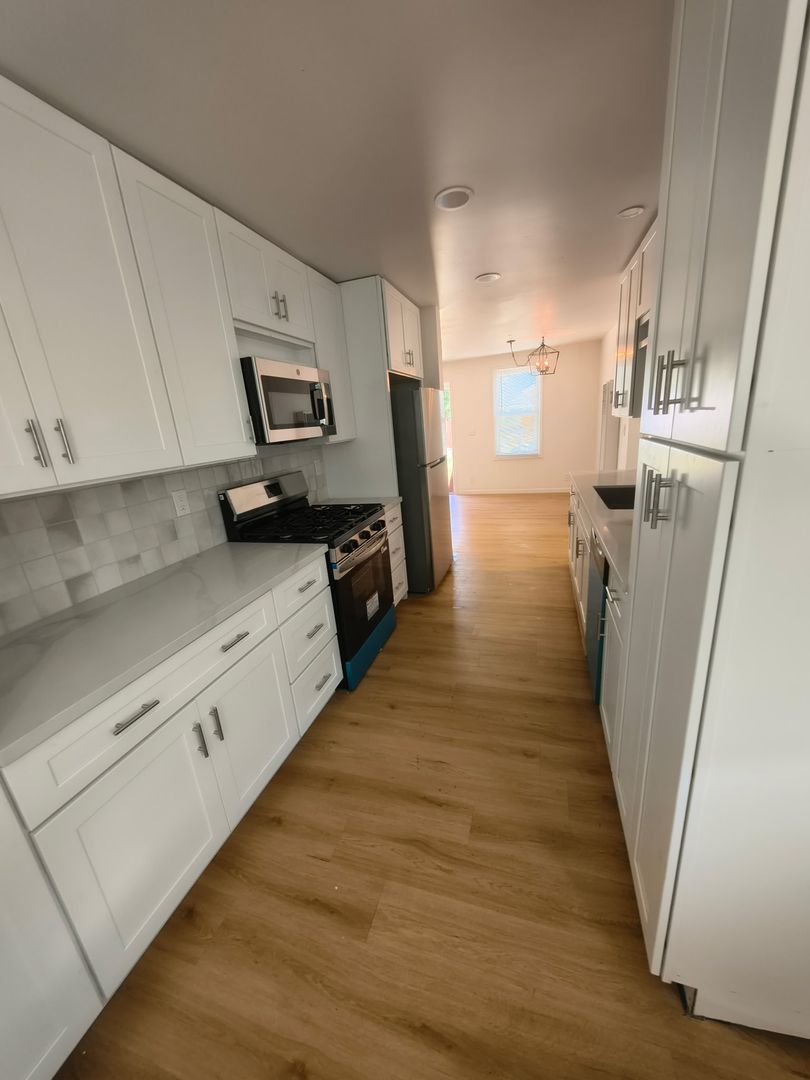 Lompoc Apartment: 219 South G Street