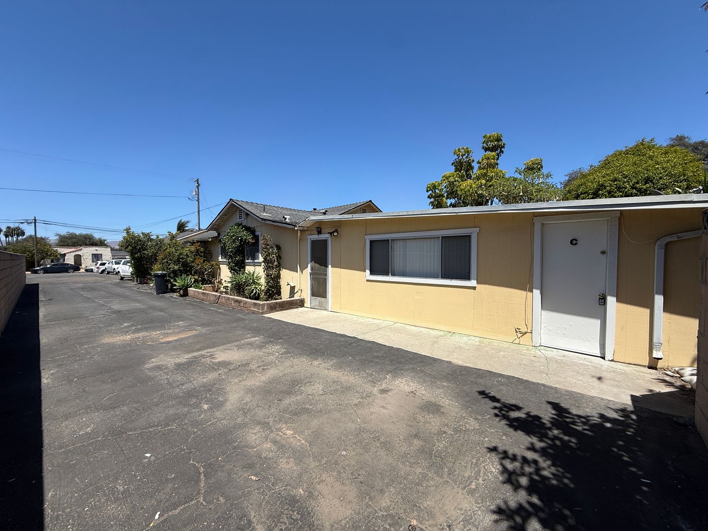 Santa Maria Apartment: 124 E Sunset Ave