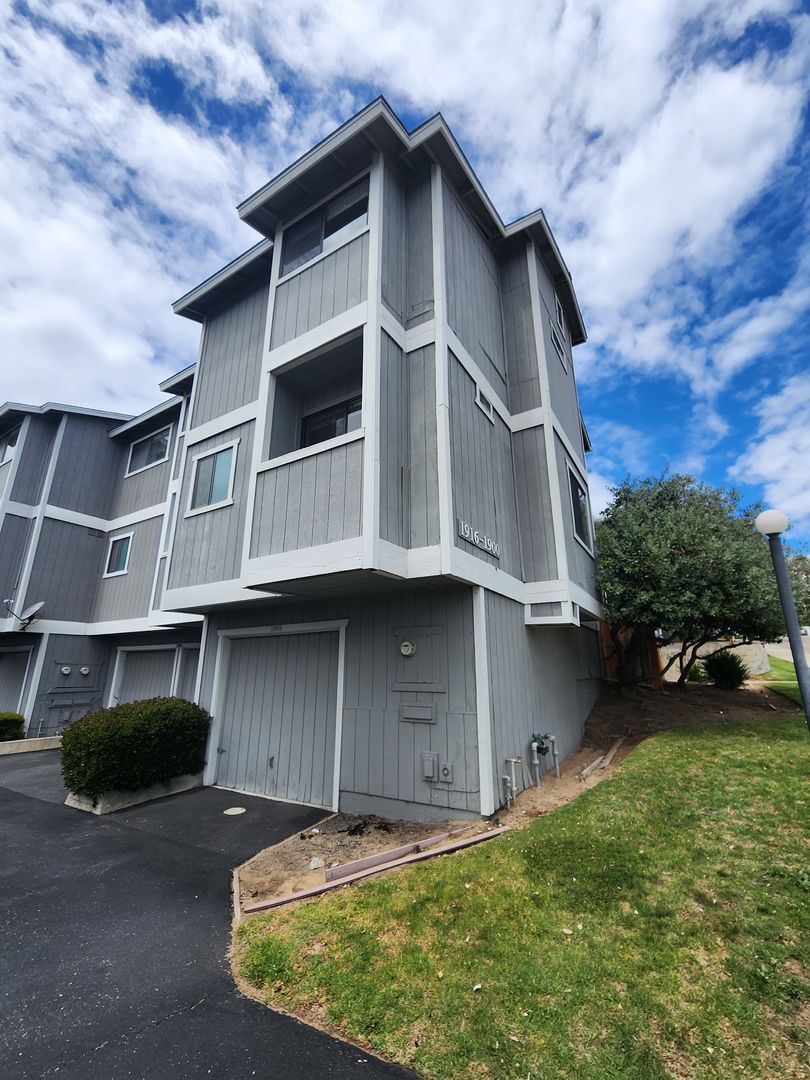 Oceano House: 1900 South Elm Street