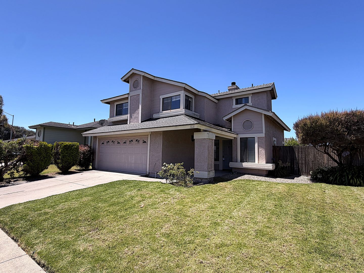 Lompoc House: 1221 Primrose Court