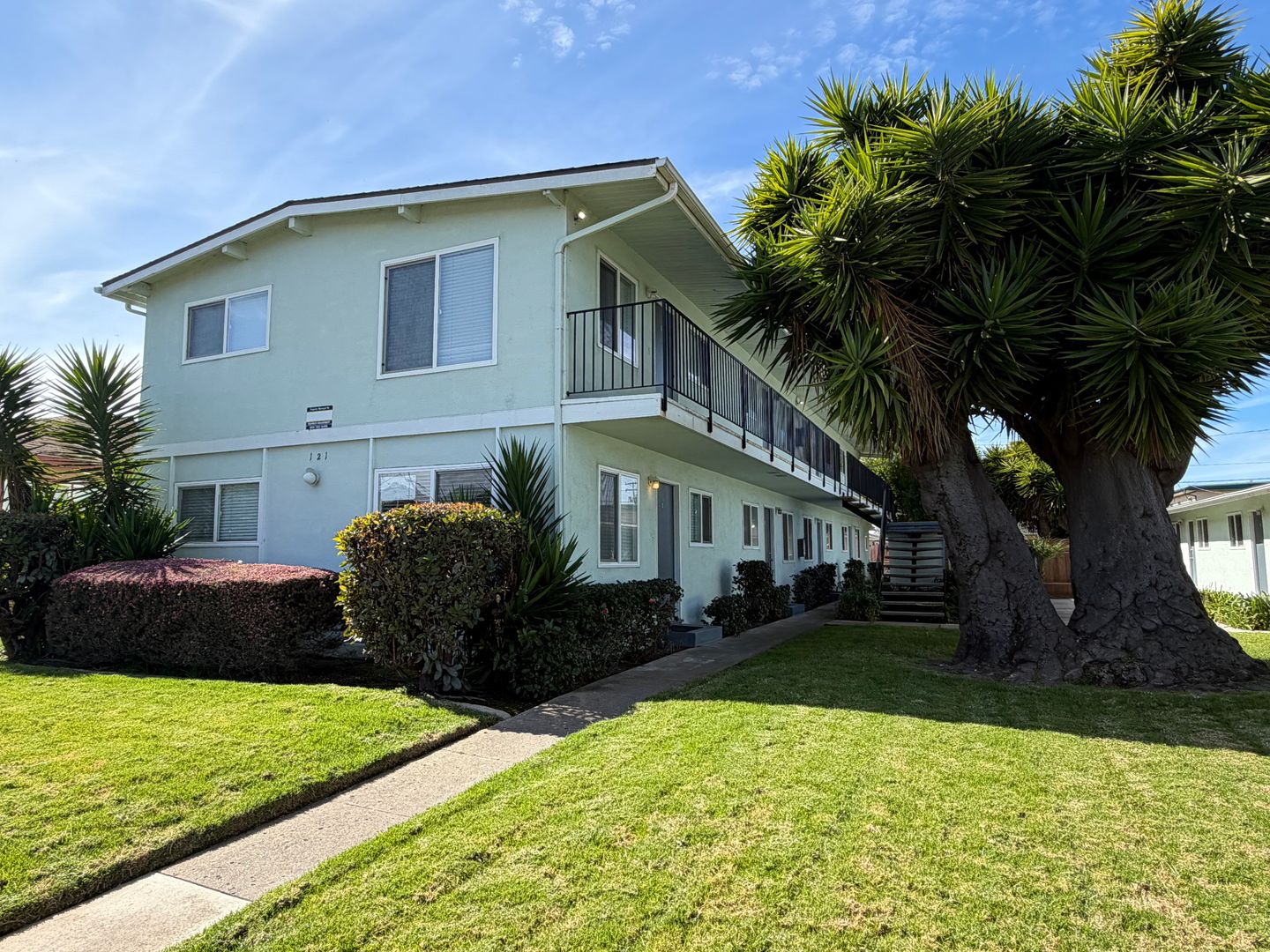 Lompoc Apartment: 117-121 South "K" Street